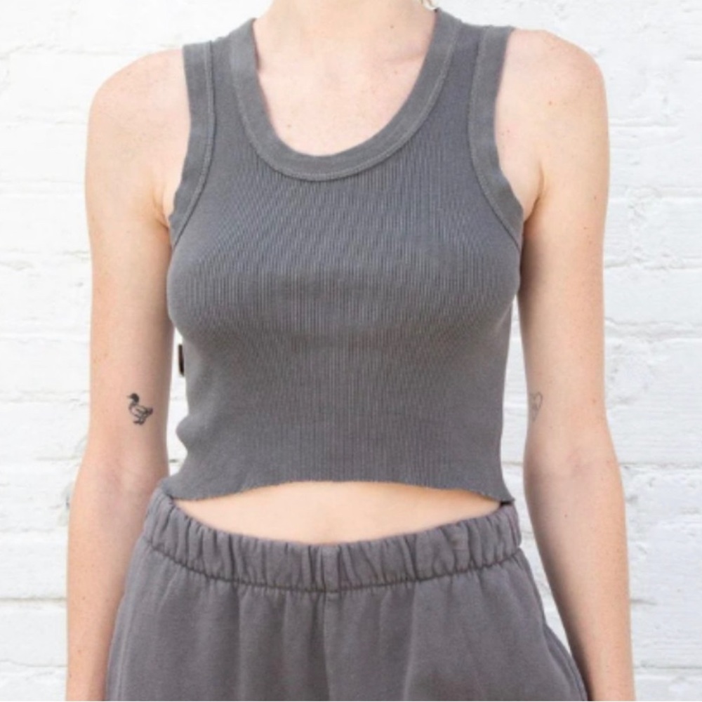 Brandy Melville ribbed crop top